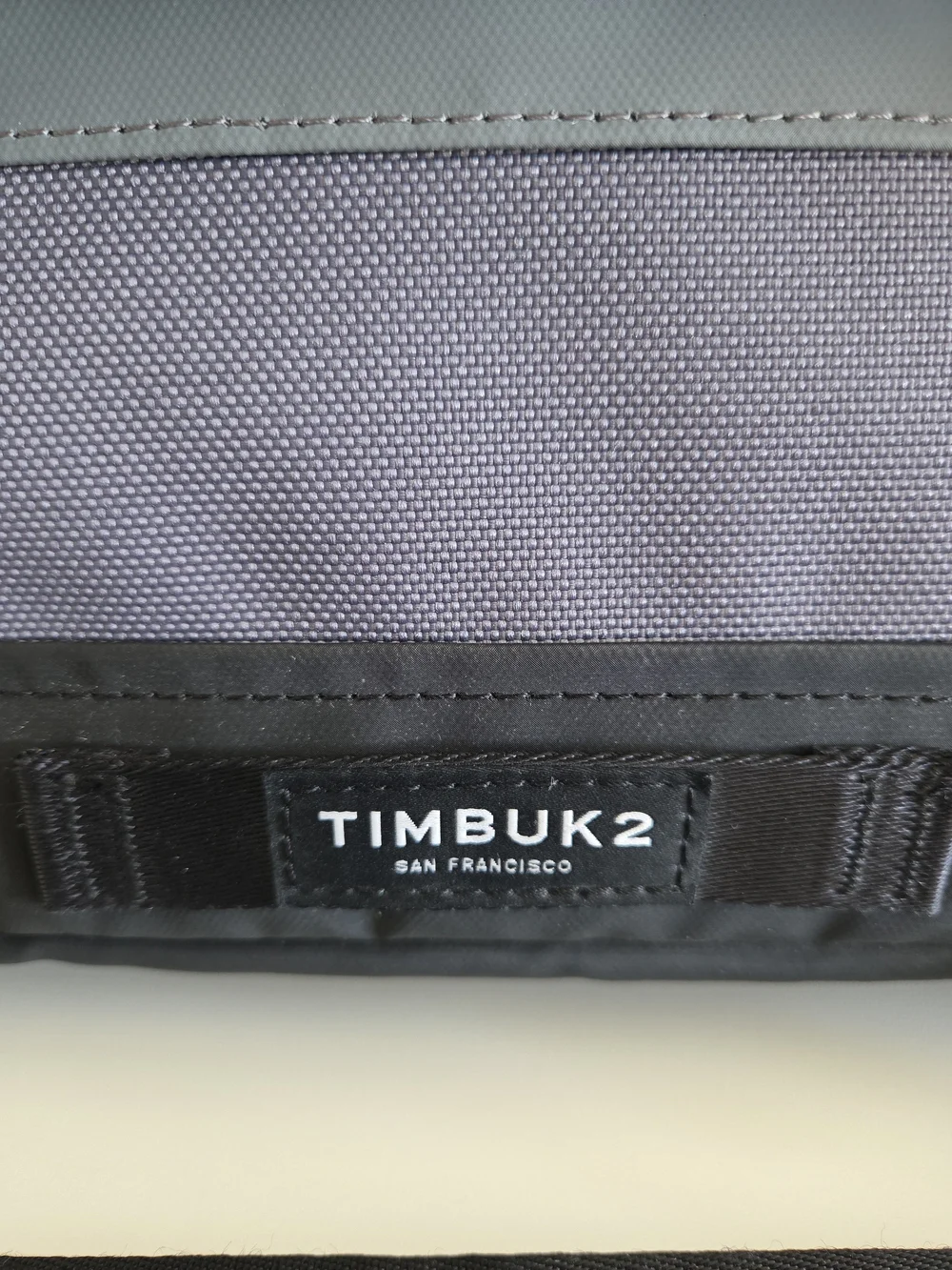 Timbuk2 Commute Laptop Messenger Bag 2.0 Gray/Black Size Medium Fit Laptop 15